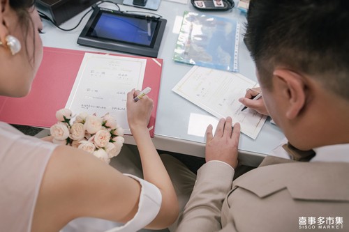 結婚登記攝影dcard,結婚登記攝影費用,結婚登記攝影台北,結婚登記拍攝,2小時註冊攝影,註冊攝影價錢,登記婚寫真,結婚登記攝影,結婚登記攝影桃園,結婚登記攝影台中,結婚登記攝影台南,結婚登記攝影高雄,登記拍照方案,結婚登記攝影推薦